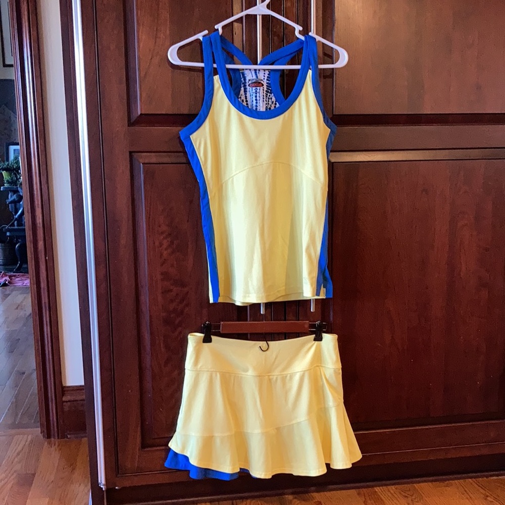 Two-piece tennis set from Bollé.